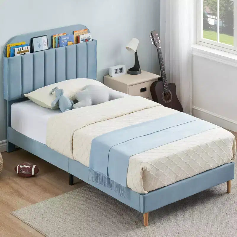 Cadre de lit simple avec tête de lit de rangement, plateforme de lit capitonnée en velours pour enfants, lattes en bois solides, sans bruit, bleu clair