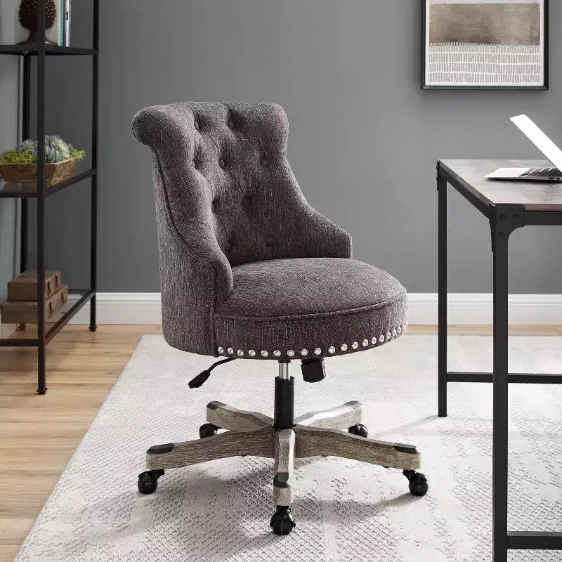 Chaise de bureau ergonomique avec piètement en noyer, réglable en hauteur et pivotante